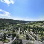 Camping en bord de lac dans le Beaujolais